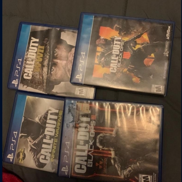 I'm selling a PlayStation 4 with 6 games - Picture 3 of 4